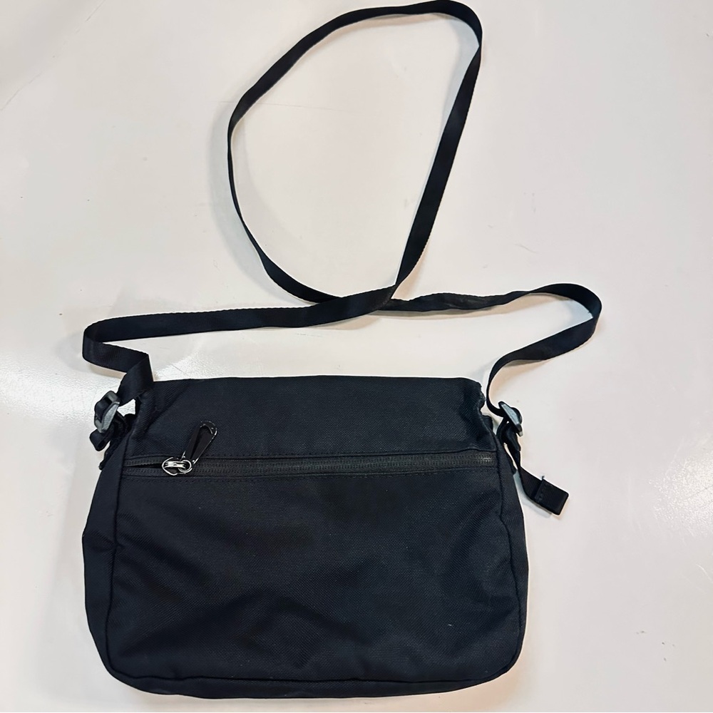 Nike Sportswear Futura Logo Crossbody Bag in Black - Picture 7 of 11